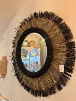 Miroir mural artisanal en fibres naturelles – style bohème chic