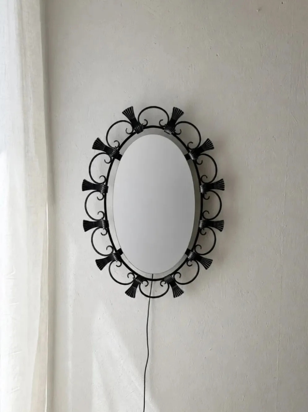 Miroir mural éclairé Hillebrand en fer forgé des années 1980