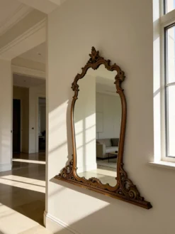 Miroir mural de style baroque