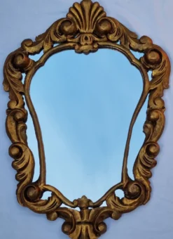 Miroir mural doré de style rocaille Louis XV, vers 1950-1960 – 84 x 58 cm
