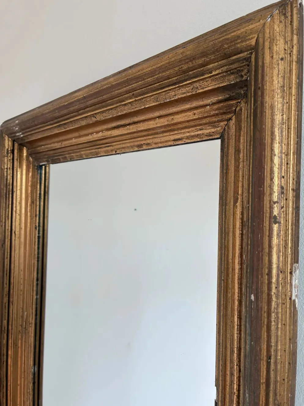 Miroir mural en bois doré antique en or