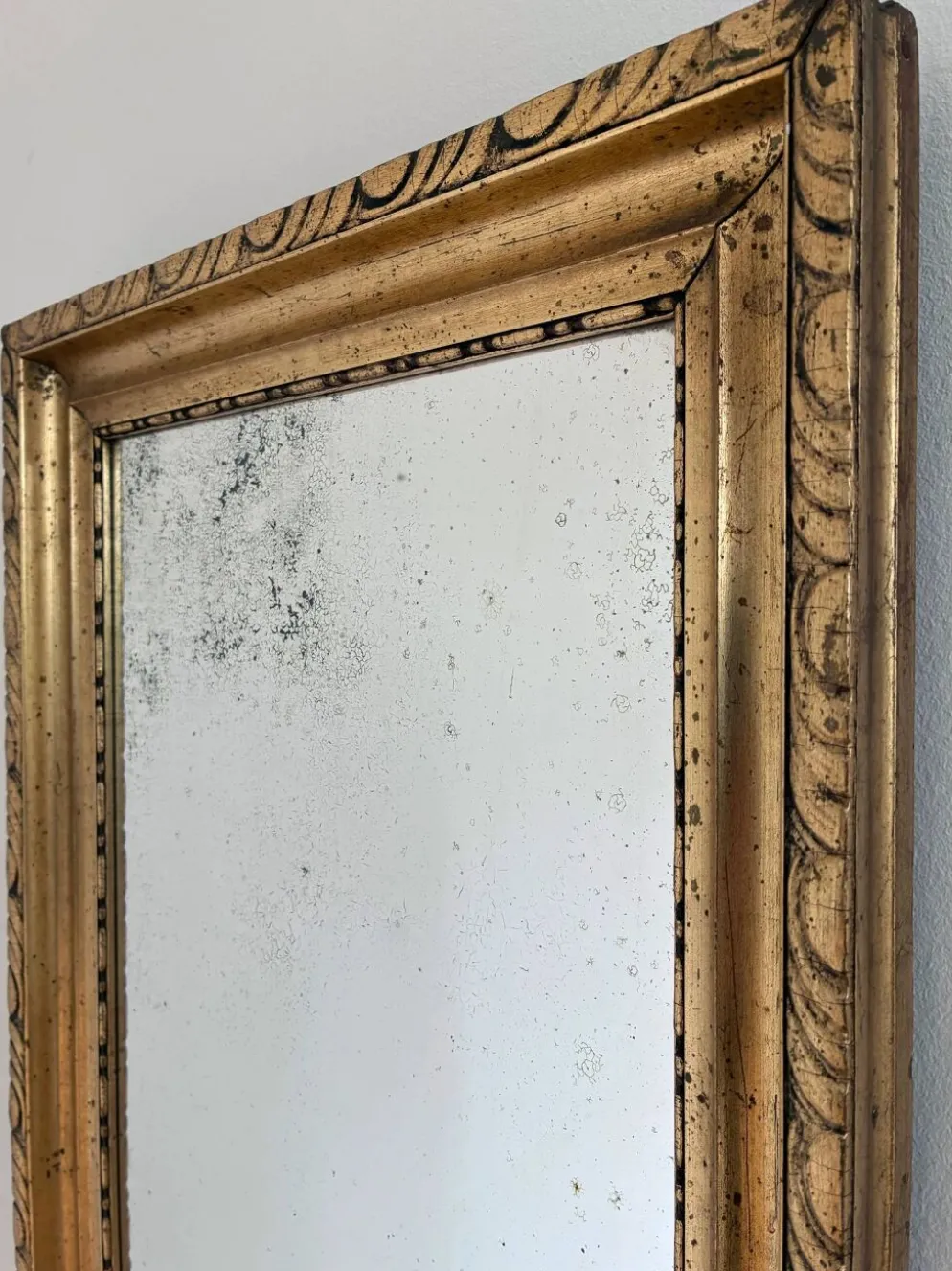 Miroir mural en bois doré antique français en or