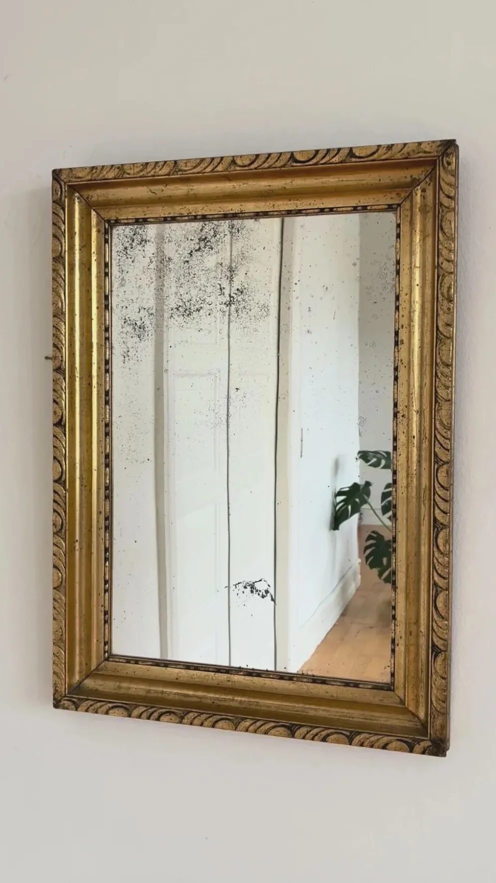 Miroir mural en bois doré antique français en or