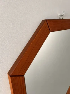 Miroir mural en bois octogonal vintage – design géométrique des années 1970