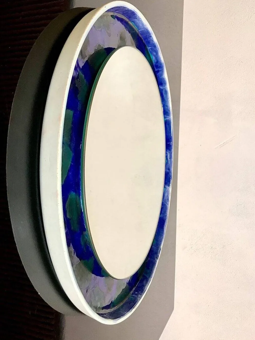 Miroir mural en céramique rond peint à la main, Allemagne années 1960