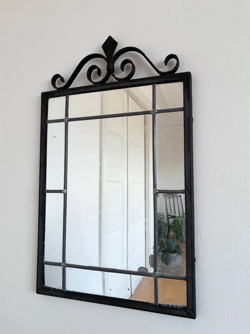 Miroir mural en fer forgé noir Art Déco, Belgique, années 1930