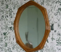 Miroir mural en forme de crayon avec cadre octogonal