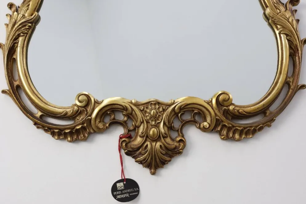Miroir mural en métal orné de style Louis XVI du 20e siècle avec des flamboiements rococo, Fra