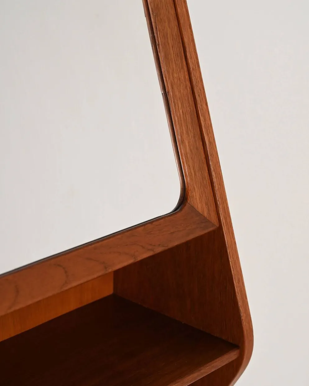 Miroir mural en teck scandinave avec compartiment de rangement, années 1960