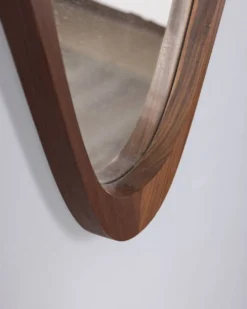 Miroir mural ovale vintage en bois des années 1960, design italien