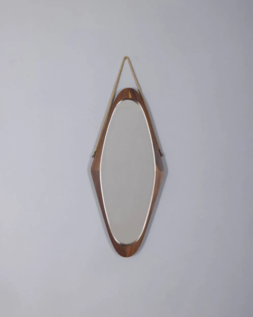 Miroir mural ovale vintage en bois des années 1960, design italien