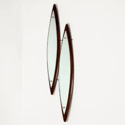 Miroir mural sculptural italien en bois années 60
