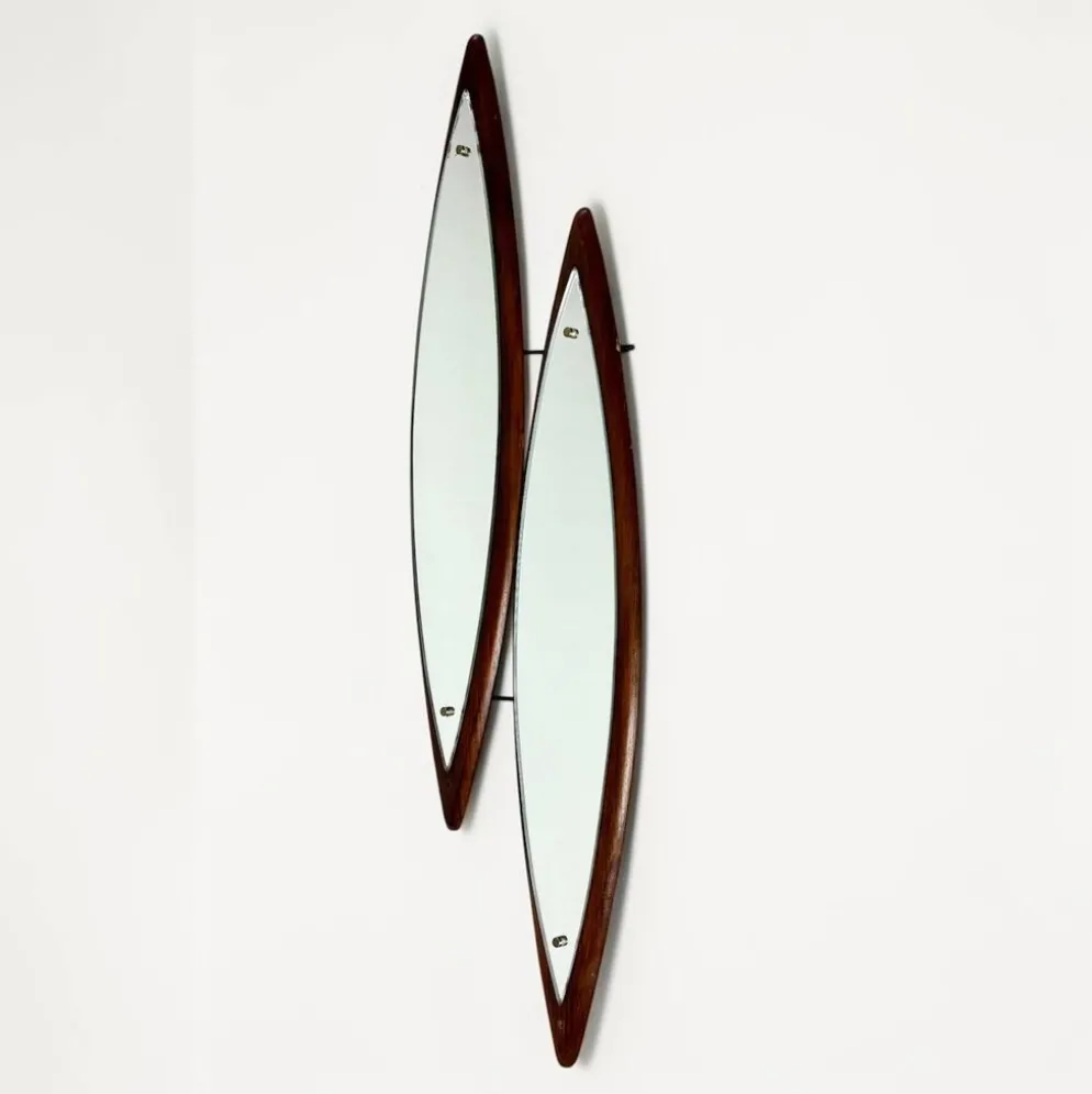 Miroir mural sculptural italien en bois années 60