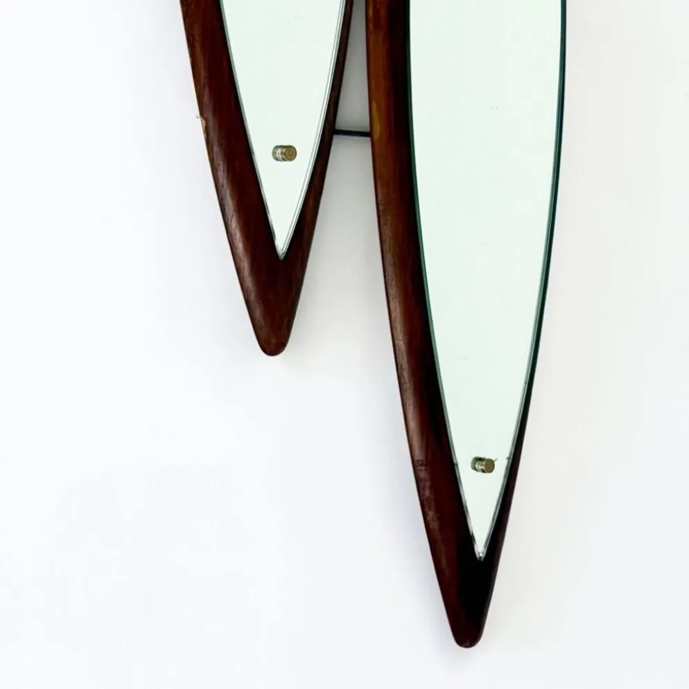 Miroir mural sculptural italien en bois années 60