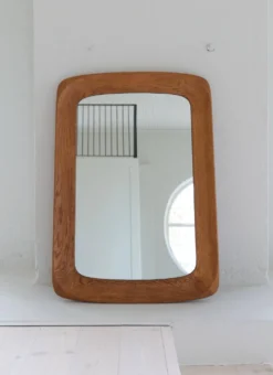 Miroir mural sculptural moderne du milieu du siècle en chêne teinté, verre, Glas & Trä 1959