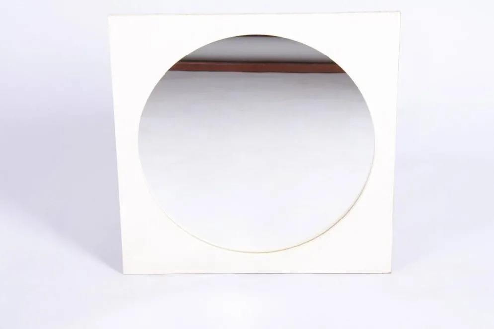 Miroir mural tchèque des années 70 avec cadre en bois.