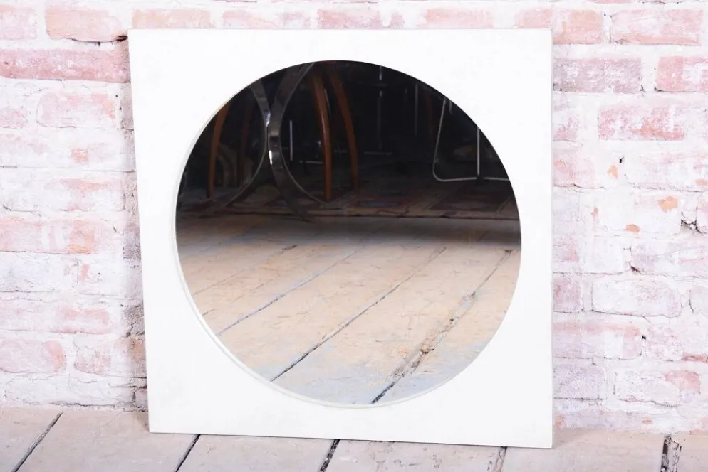 Miroir mural tchèque des années 70 avec cadre en bois.