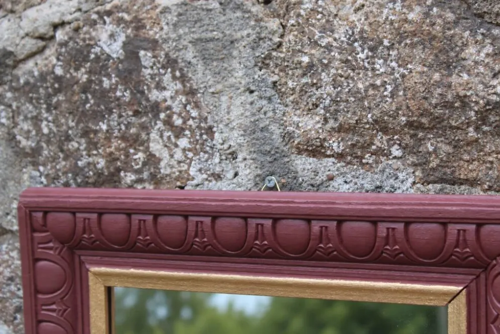 Miroir mural vintage en bois sculpté bordeaux et doré – style Art déco – H4