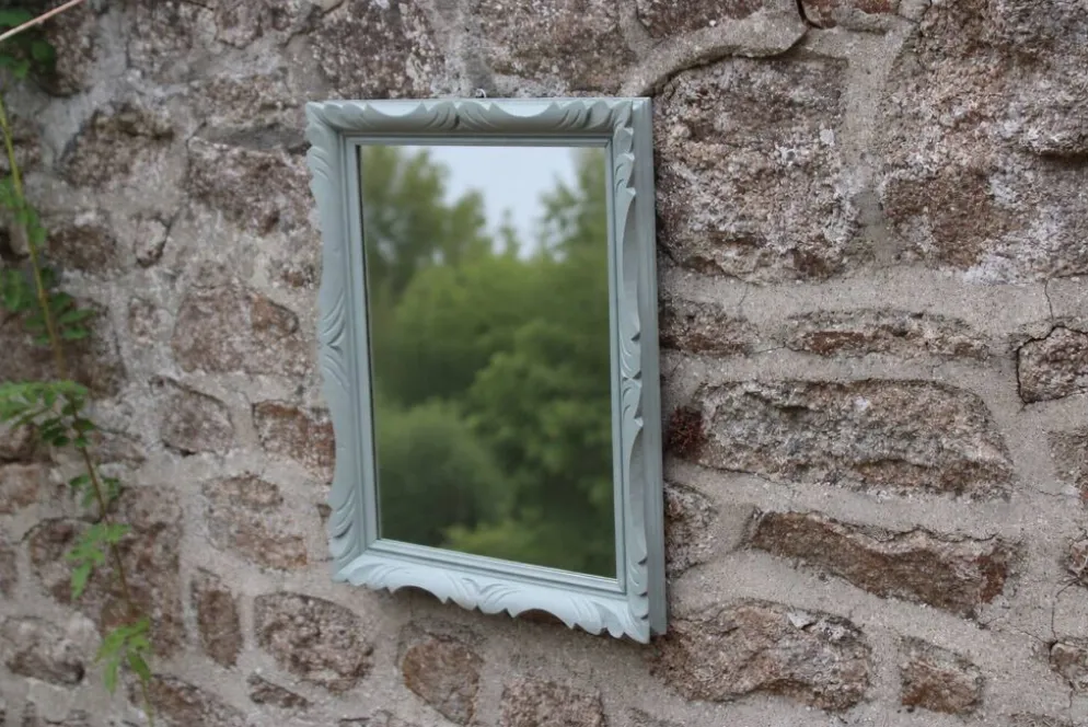 Miroir mural vintage en bois sculpté bleu-vert – style rocaille – H48 cm