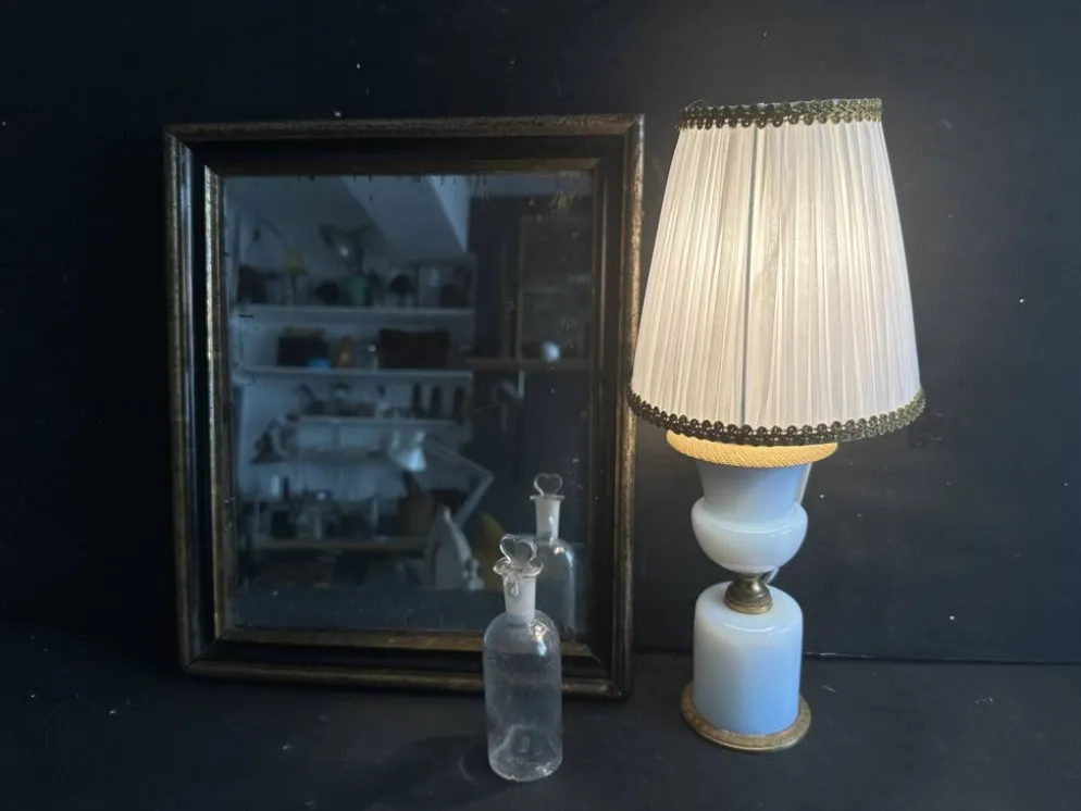 Miroir Napoléon III en bois noir et doré, XIXe siècle