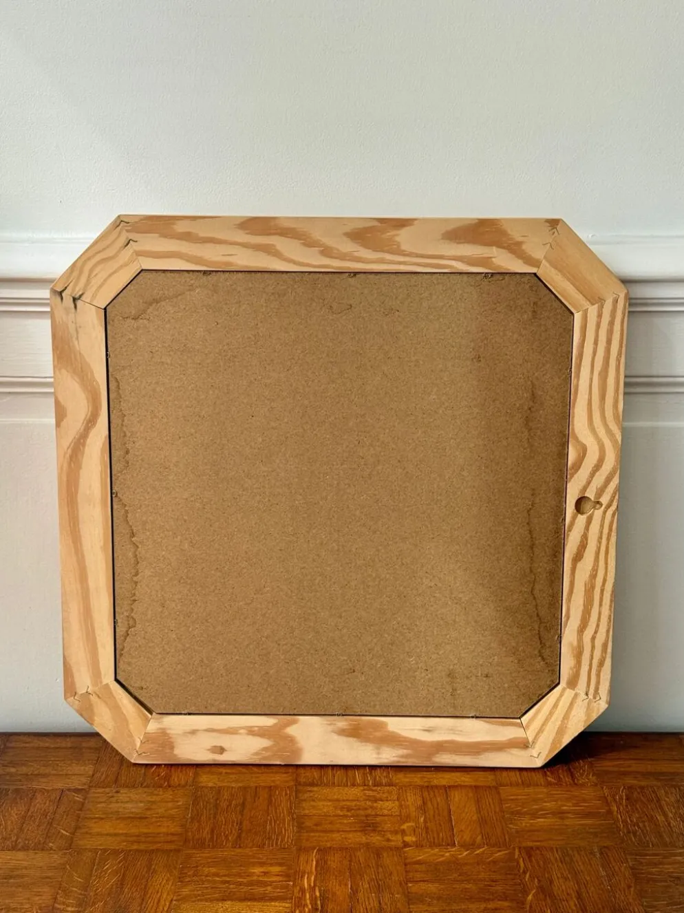 Miroir octogonal en bois clair et nervuré