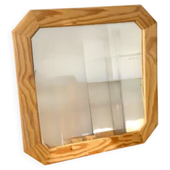 Miroir octogonal en bois clair et nervuré