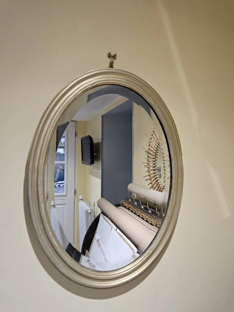 Miroir ovale biseauté