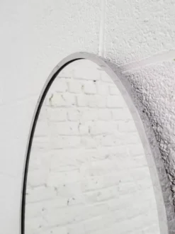 Miroir ovale des années 60 sur contour chromé