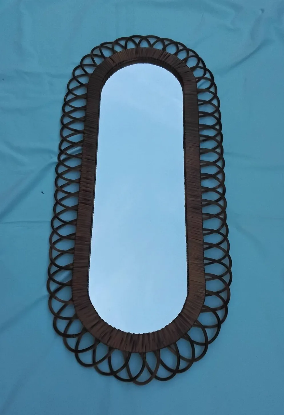 Miroir ovale en rotin