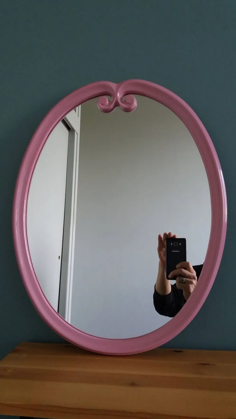 Miroir ovale fonte émaillée rose