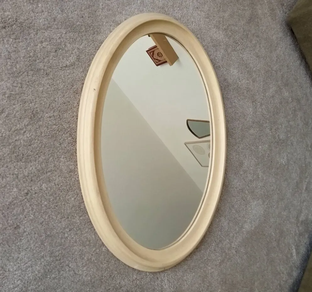 Miroir ovale vintage en bois patiné