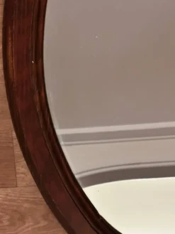 Miroir ovale vintage en bois teinté – 66 × 48,5 cm