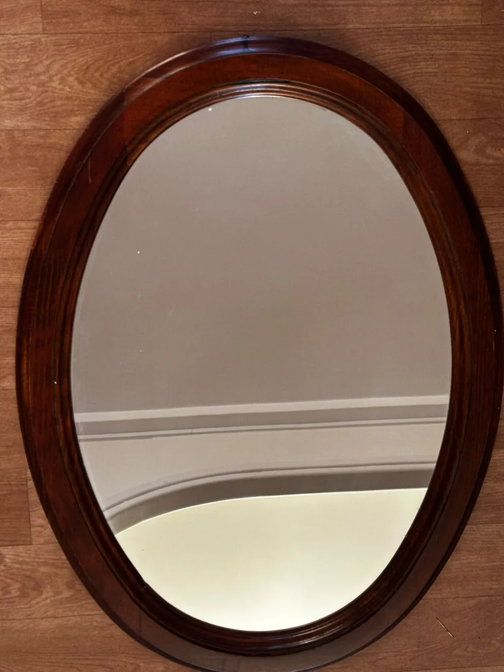 Miroir ovale vintage en bois teinté – 66 × 48,5 cm