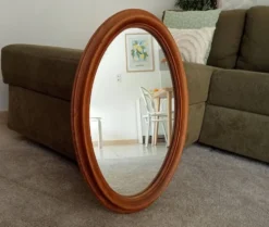 Miroir ovale vintage en chêne massif années 60/70