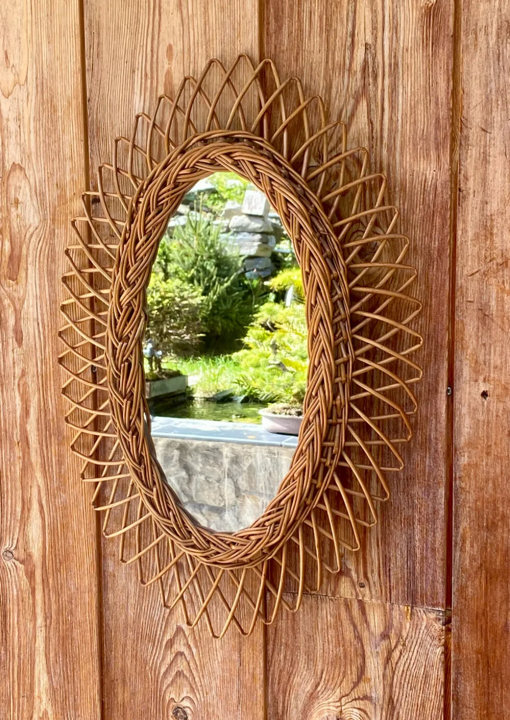 Miroir ovale vintage en rotin