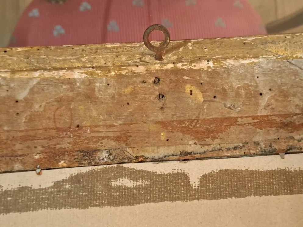 Miroir époque Restauration en bois doré à la feuille