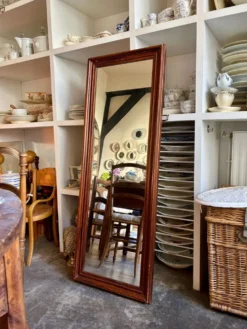 Miroir rectangulaire en bois foncé 139 x 51 cm