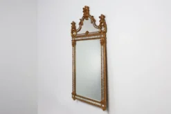 Miroir rococo-vénitien belge du XXe siècle en bois doré