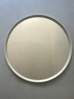 Miroir rond blanc space age, vers 1970