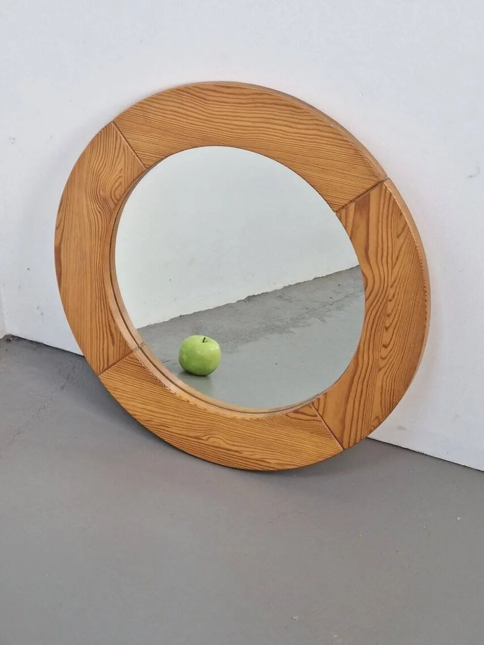Miroir rond en pin scandinave vintage, années 1970