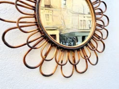 Miroir rond fleur soleil en rotin osier fumé vintage 1960 1970 47 cm folk