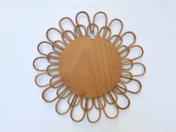 Miroir rond fleur soleil en rotin osier fumé vintage 1960 1970 47 cm folk