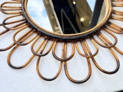 Miroir rond fleur soleil en rotin osier fumé vintage 1960 1970 47 cm folk
