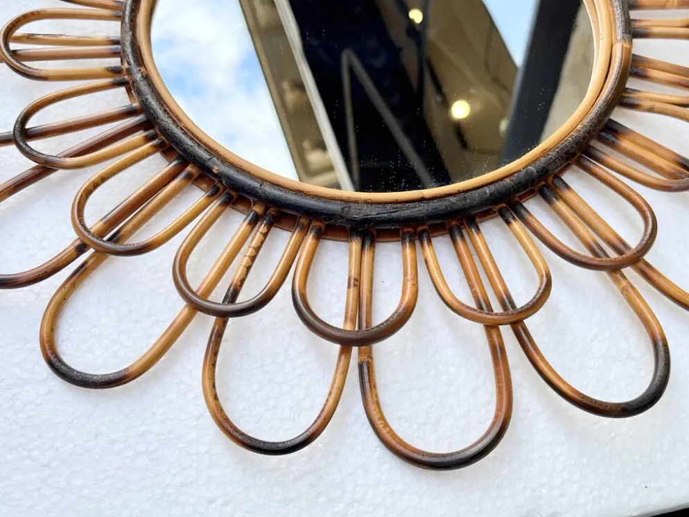 Miroir rond fleur soleil en rotin osier fumé vintage 1960 1970 47 cm folk