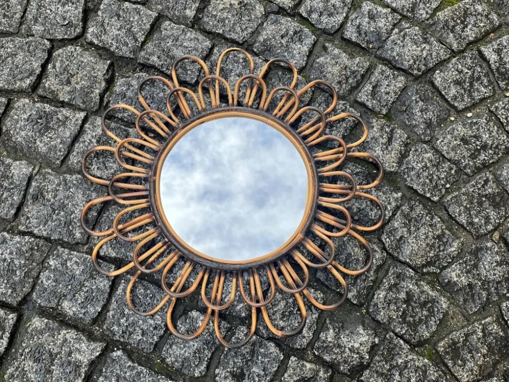 Miroir rond fleur soleil en rotin osier fumé vintage 1960 1970 47 cm folk