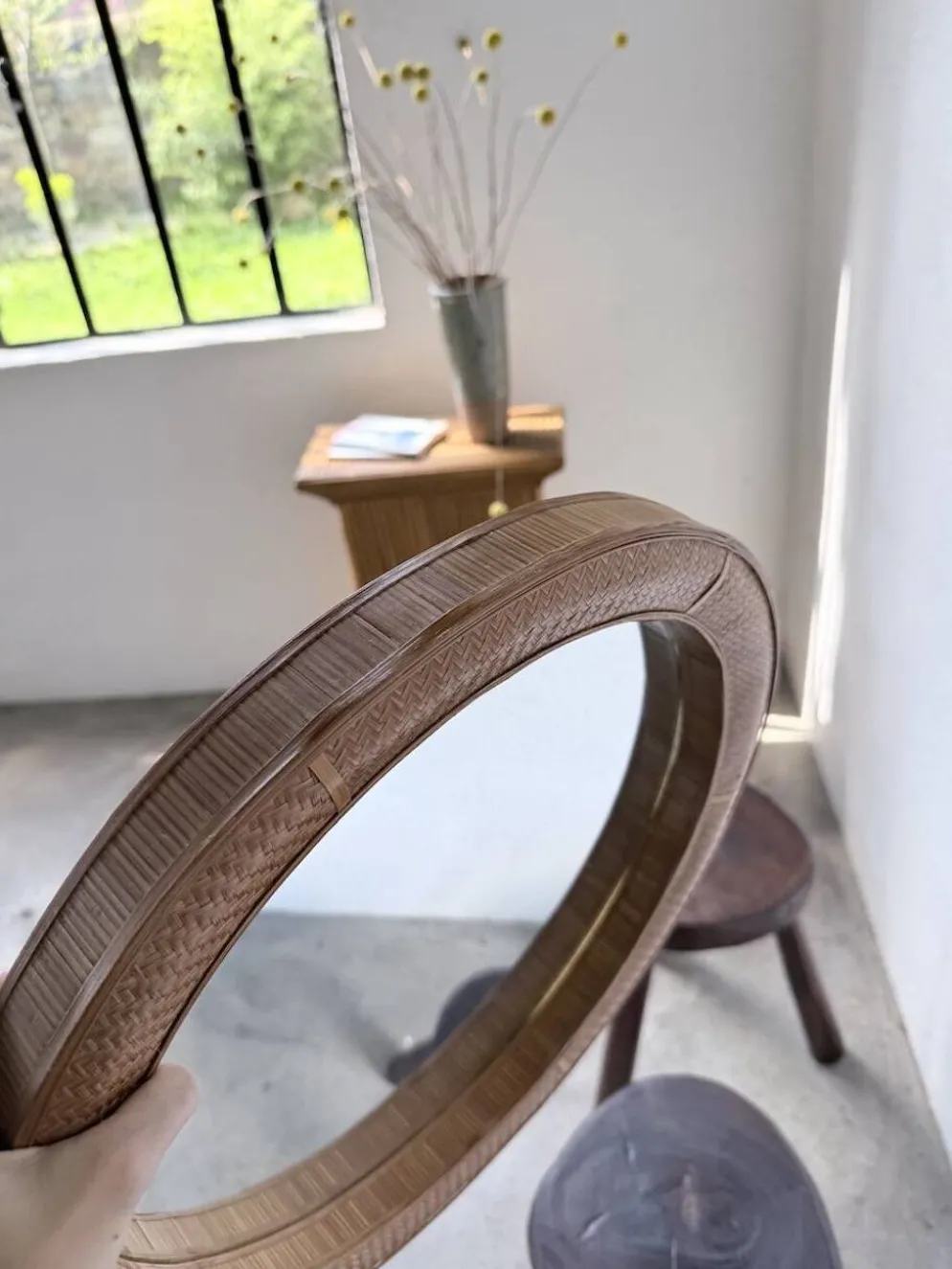 Miroir rond osier tressé 1960