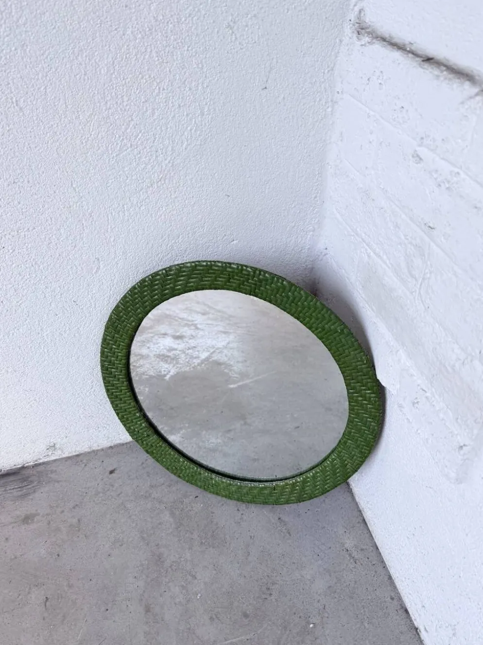 Miroir rond osier tressé 1960