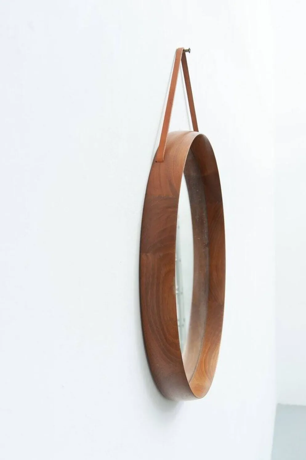 Miroir rond par Uno & Östen Kristiansson pour Luxus, années 1950.