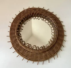 Miroir rond soleil en osier vintage 1950