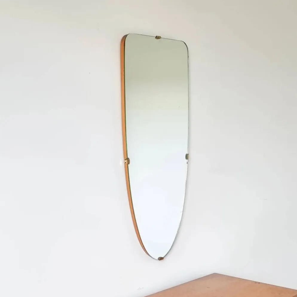 Miroir rétro minimaliste